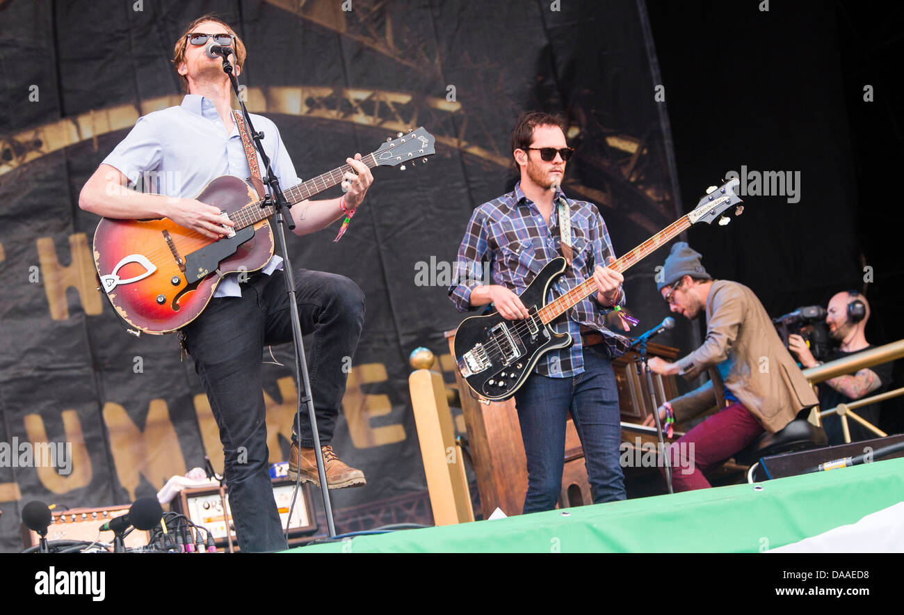 Die Lumineers führen auf der anderen Bühne auf dem Glastonbury-Festival-Freitag. 28. Juni 2013 Stockfoto