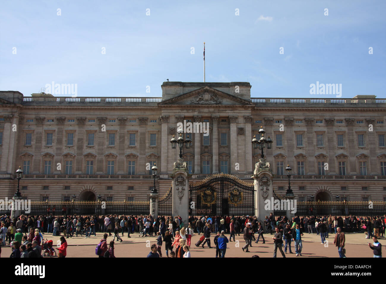 London, England, Großbritannien, UK, Vereinigtes Königreich, Palast, Buckingham, Menschen, Touristen Stockfoto