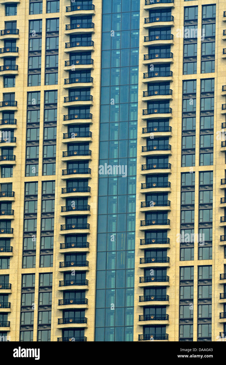 Eine Nahaufnahme von Wohnungen und ihre Balkone auf eine neue Luxus Hochhaus-Wohnanlage mit Blick auf die Cotai Strip Stockfoto