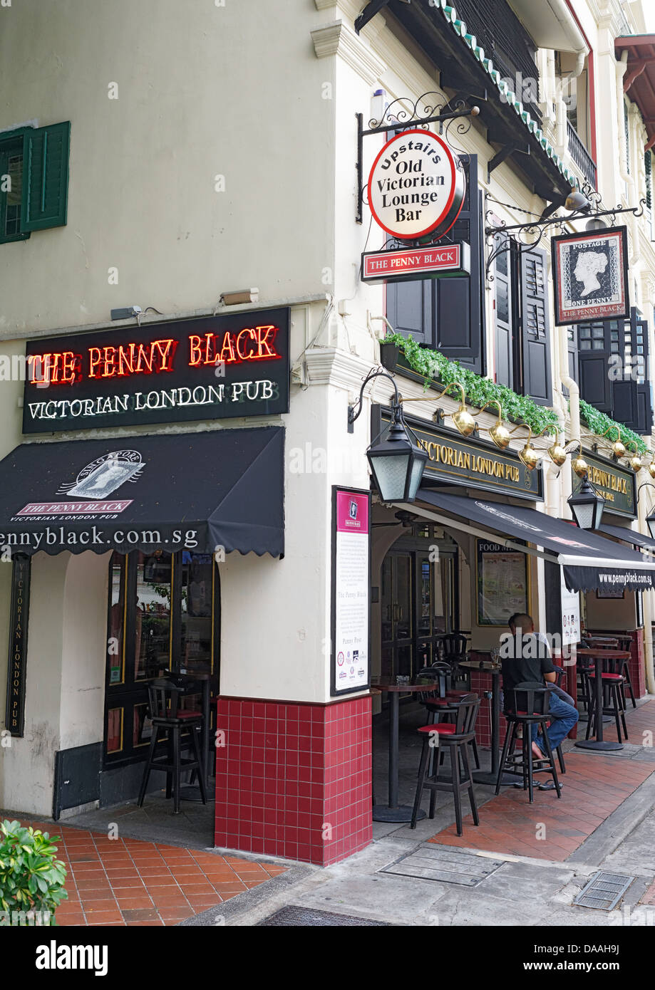 Die Penny Black, englischer Pub am Boat Quay, Singapur, Heimat der lokalen Newcastle United Supporters Club. Stockfoto