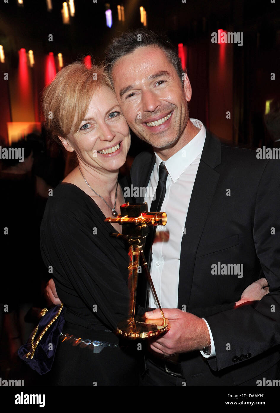 TV-Moderator Dirk Steffens und Partner feiern während der