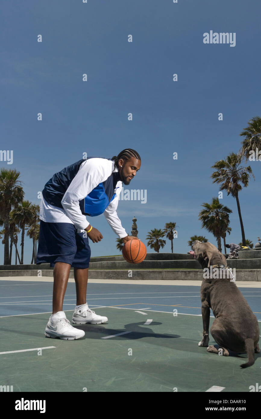 LOS ANGELES, CA-Juni 06: Ronny Turiaf spielen Basketball in Los Angeles, Kalifornien, USA am 6. Juni 2007. Stockfoto