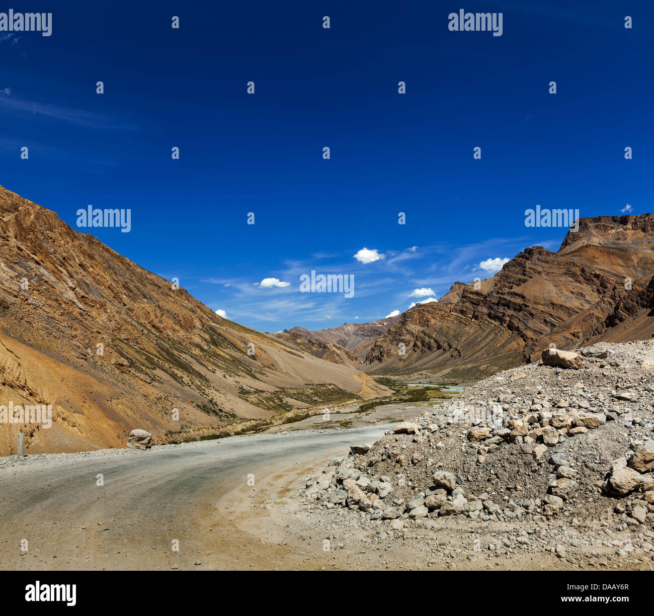 Manali-Leh-Straße nach Ladakh im indischen Himalaya. Ladakh, Indien Stockfoto