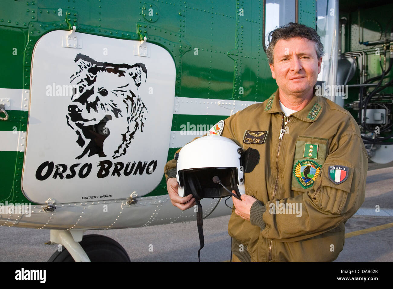 Europa, Italien, Toskana, Lucca, Tassignano Flughafen, Hubschrauber-Erickson Luft-Kran S-64, italienische Forstministerium, pilot Stockfoto