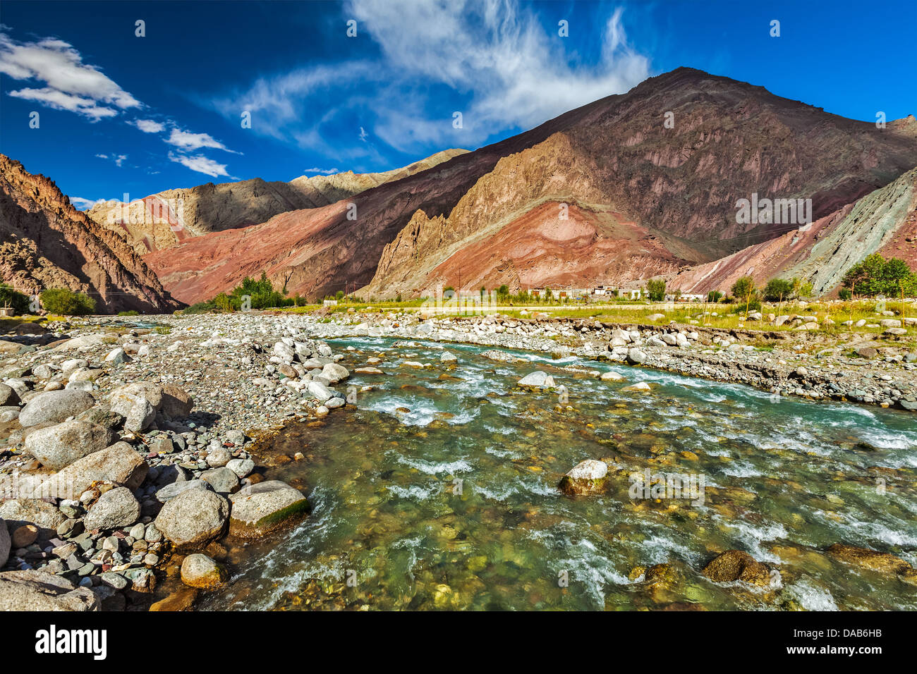 Himalaya-Landschaft im Himalaya Manali-Leh-Highway entlang. Himachal Pradesh, Indien Stockfoto