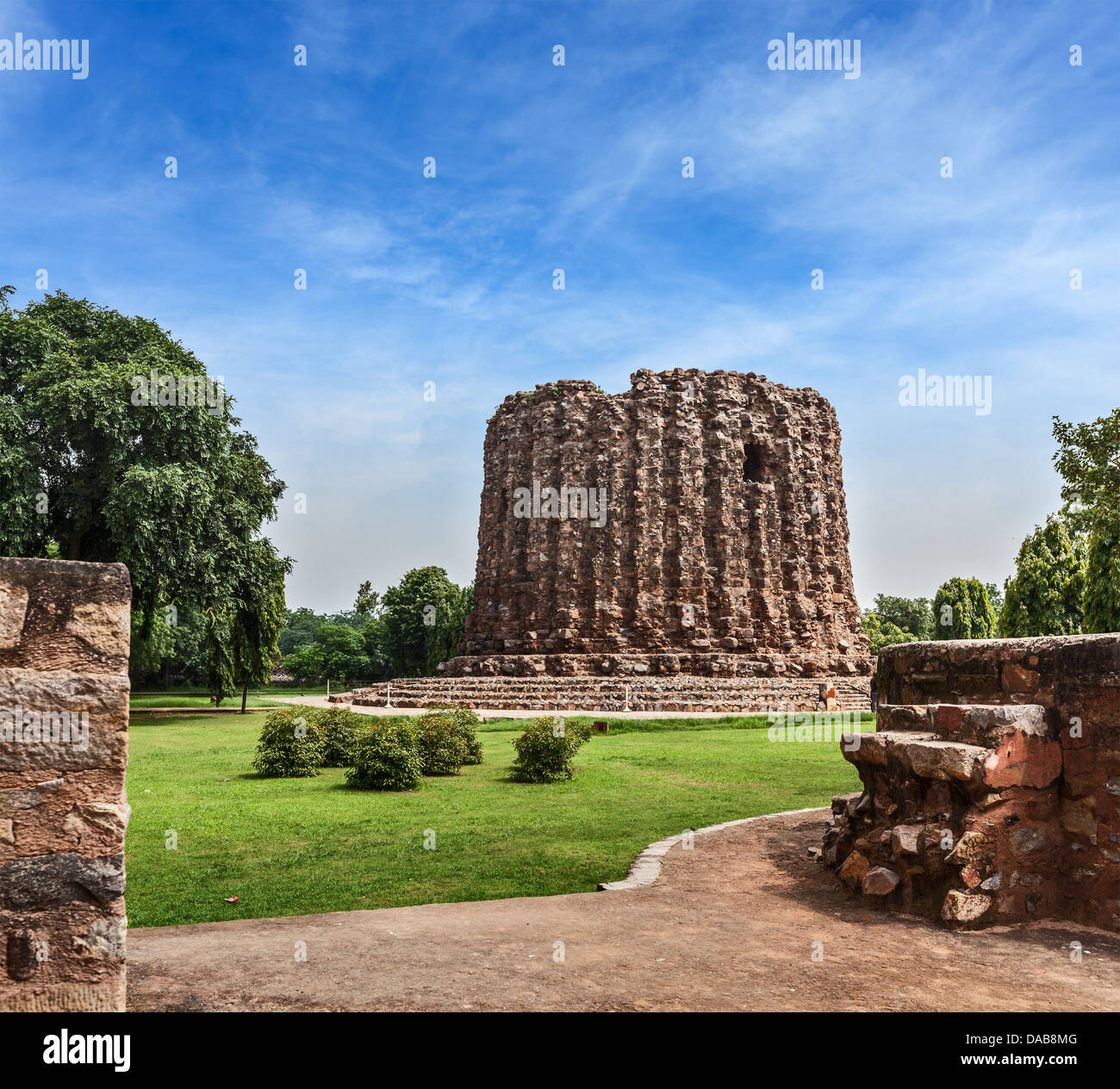 Minar Alai Ruinen, UNESCO-Weltkulturerbe. Qutub Komplex, Delhi, Indien Stockfoto