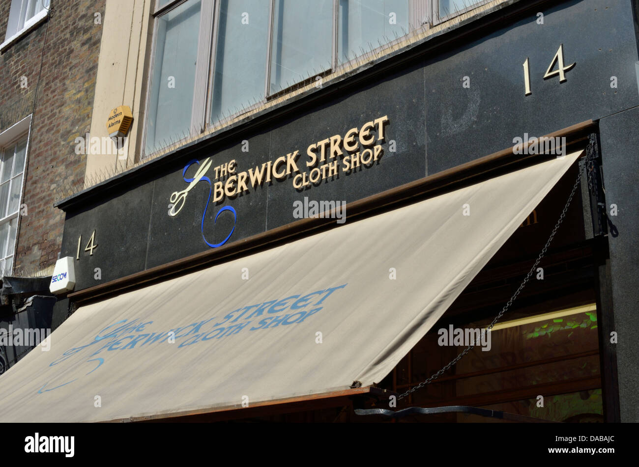 Die Berwick Street Tuch Shop, Soho, London, UK. Stockfoto