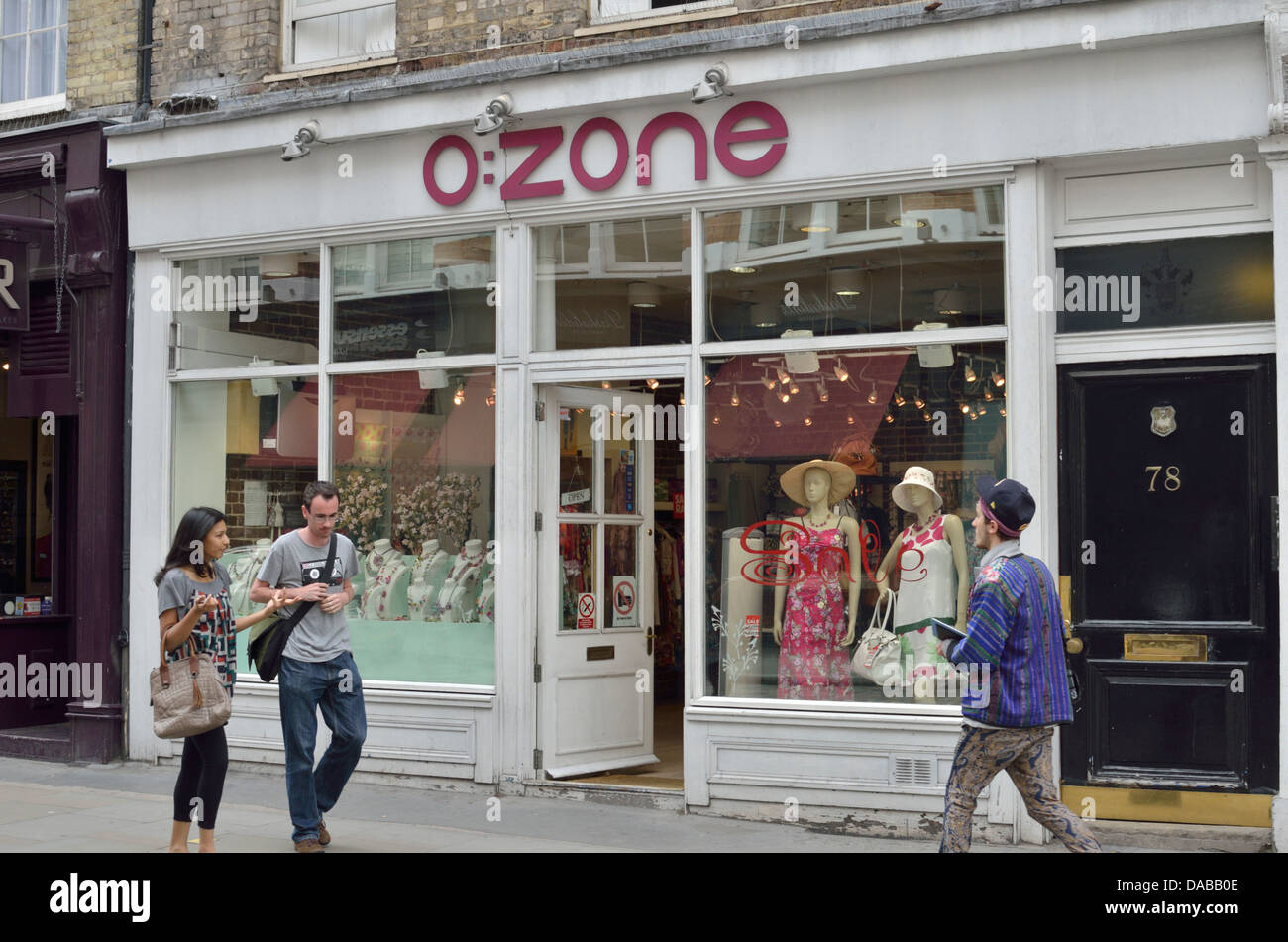 Die Ozon-Modegeschäft in Long Acre, Covent Garden, London, Großbritannien. Stockfoto