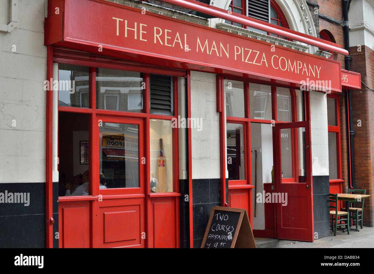 Der echte Mann Pizza Company Pizzeria in Clerkenwell Road, Clerkenwell, London, Großbritannien. Stockfoto