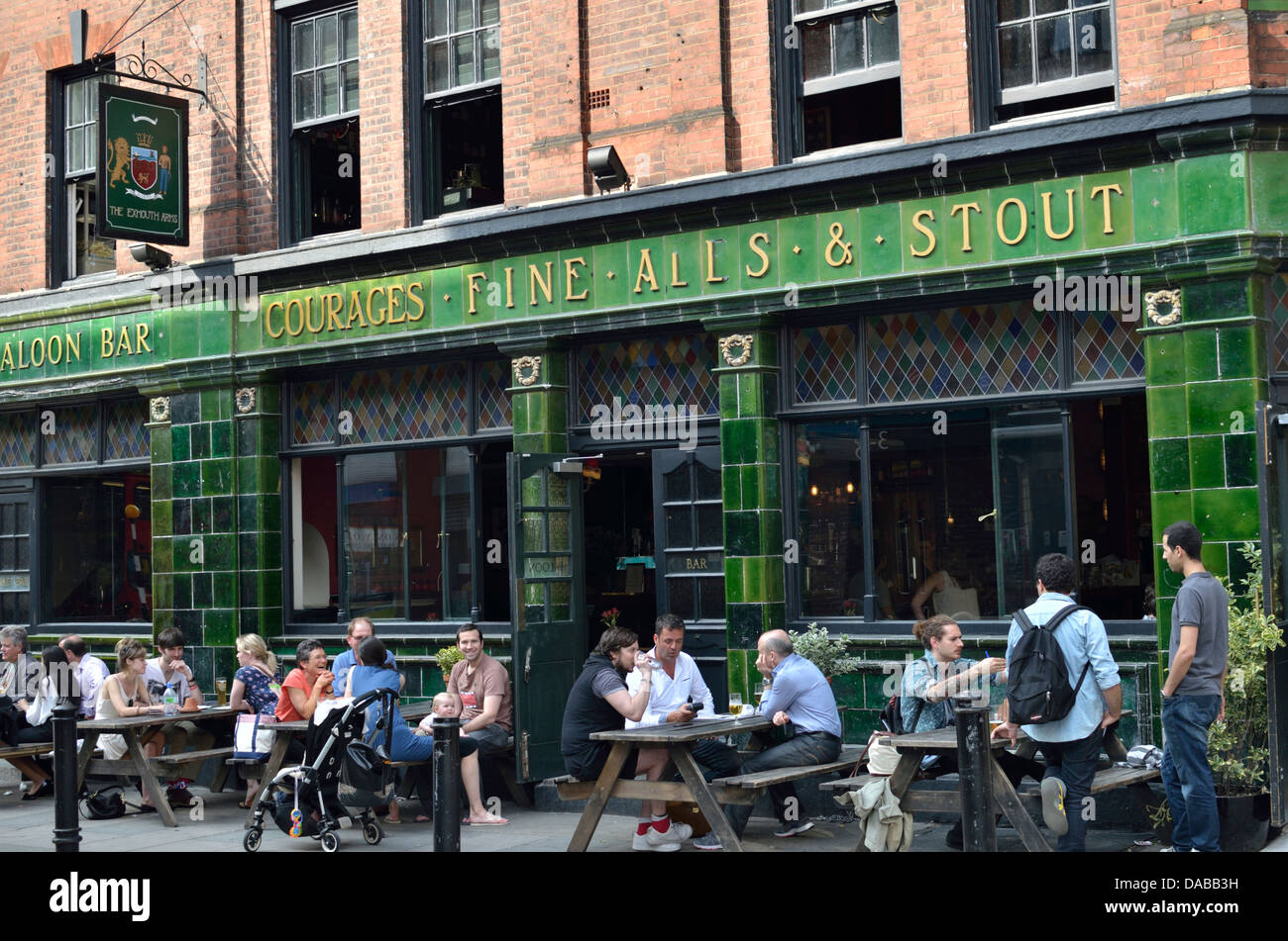 Die Exmouth Arms Pub in Exmouth Markt, Clerkenwell, London, Großbritannien. Stockfoto