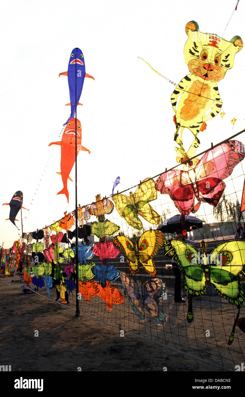Bunte Drachen zum Verkauf am Fluss Yangtze in der Stadt Wuhan in der Provinz Hubei China Stockfoto