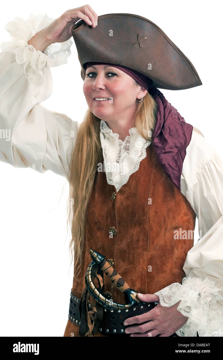 Ein Dame Piraten passt verkleidet für ein Halloween-Kostüm-Party, die Passform der Hut. Stockfoto