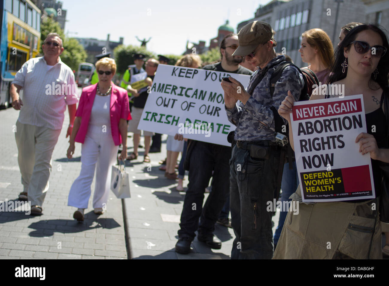 Demonstranten aus pro Abtreibung Bewegung (Pro Choice) gesehen auf O'Connell Street, Dublin, Irland. Stockfoto