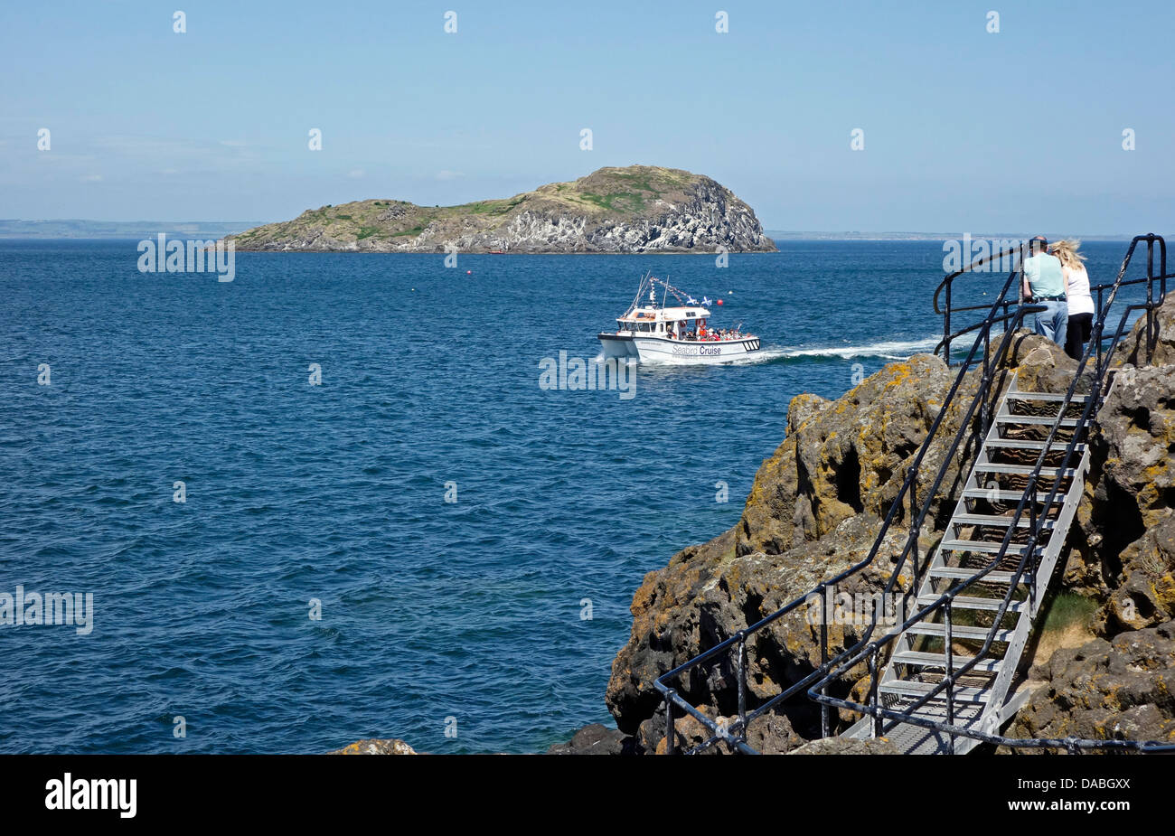 Seevogel Kreuzfahrtschiff Safari Explorer Ankunft in North Berwick Hafen Schottland ab Kreuzfahrt in den Firth of Forth Bass Rock Stockfoto