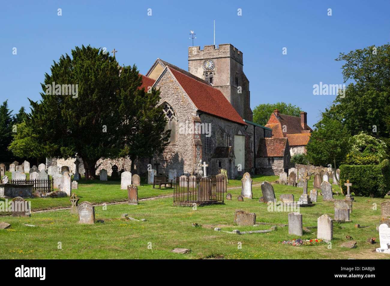 Str. Marys Kirche im Dorf von Great Chart Stockfoto