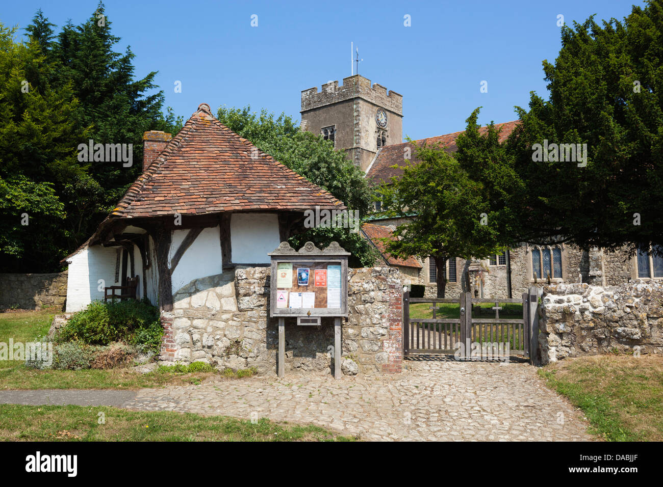 Str. Marys Kirche im Dorf von Great Chart Stockfoto