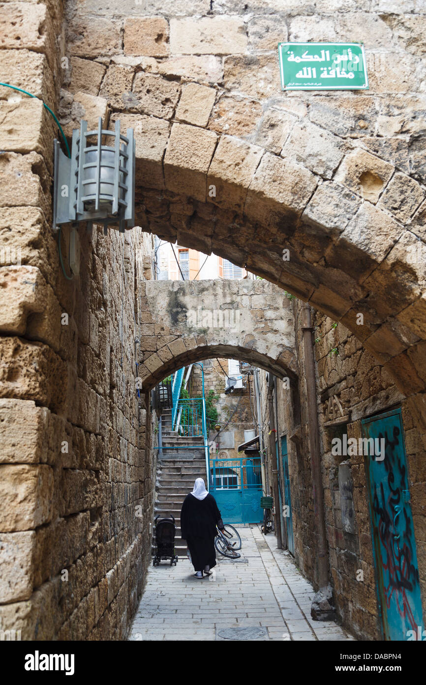 Straßenszene in der Altstadt von Akko (Acre), UNESCO-Weltkulturerbe, Israel, Nahost Stockfoto