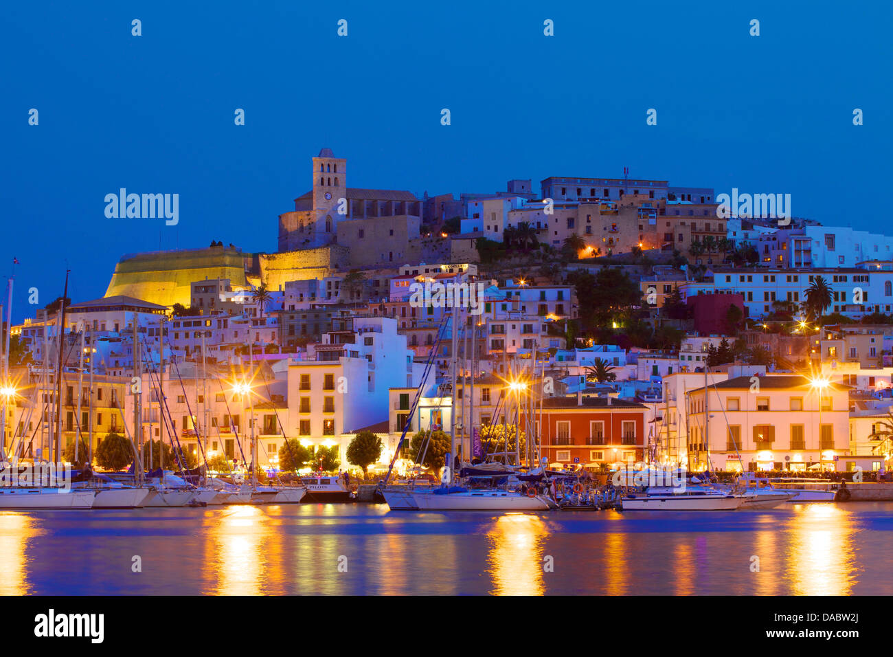 Hafen von Ibiza bei Nacht, Ibiza, Balearen, Spanien, Europa Stockfoto