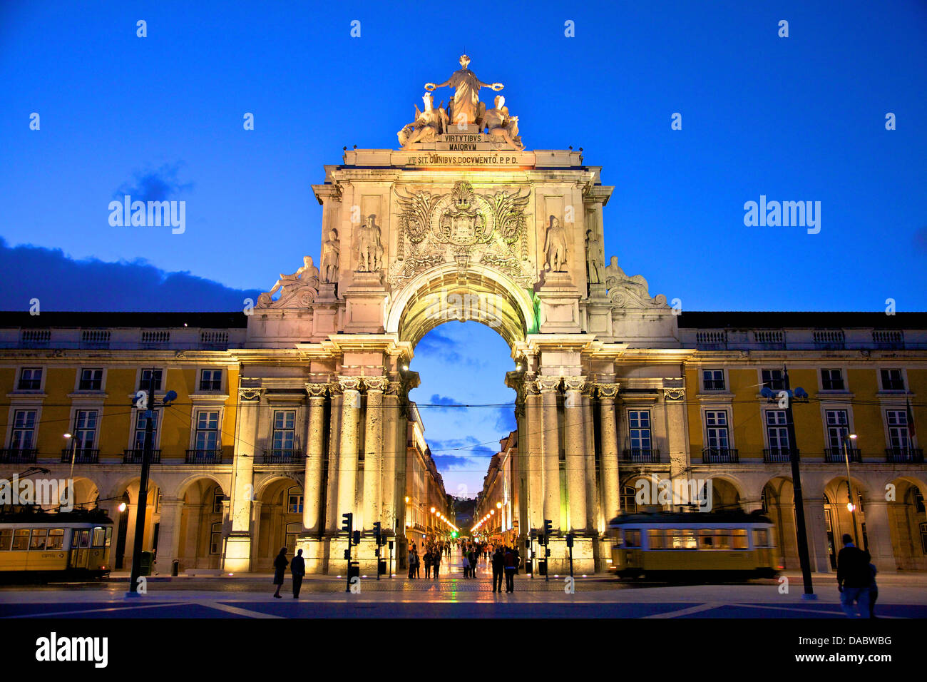 Triumphbogen bei Dämmerung, Lissabon, Portugal, Süd-West-Europa Stockfoto
