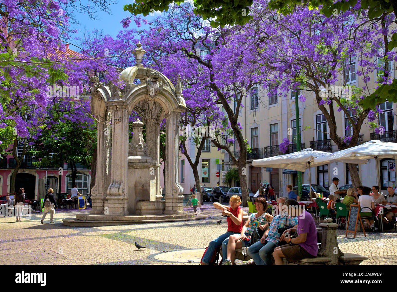 Carmo Platz und Brunnen, Lissabon, Portugal, Iberische Halbinsel, Süd-West-Europa Stockfoto