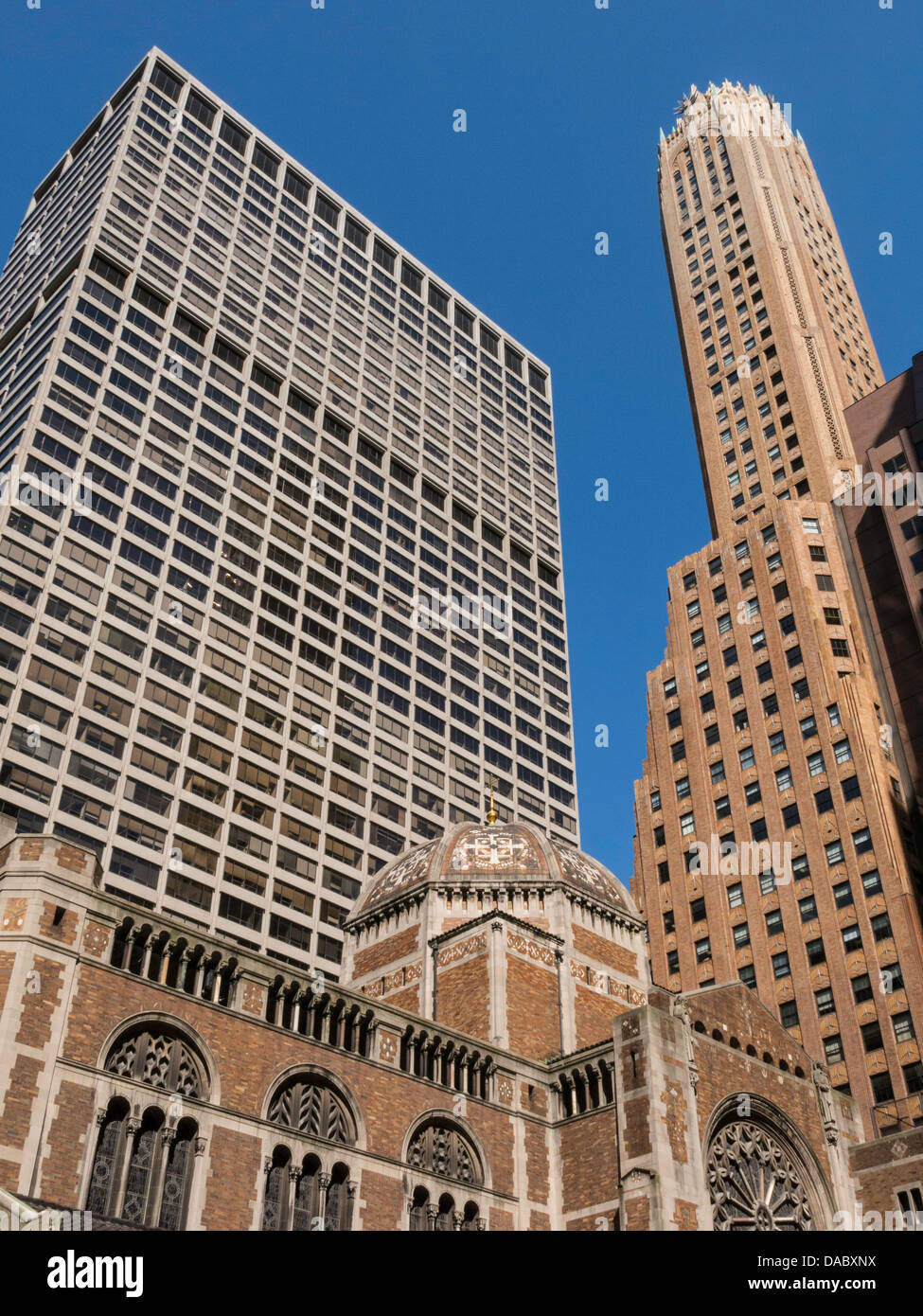 General Electric Building und St.-Bartholomäus Kirche, Park Avenue, New York City Stockfoto
