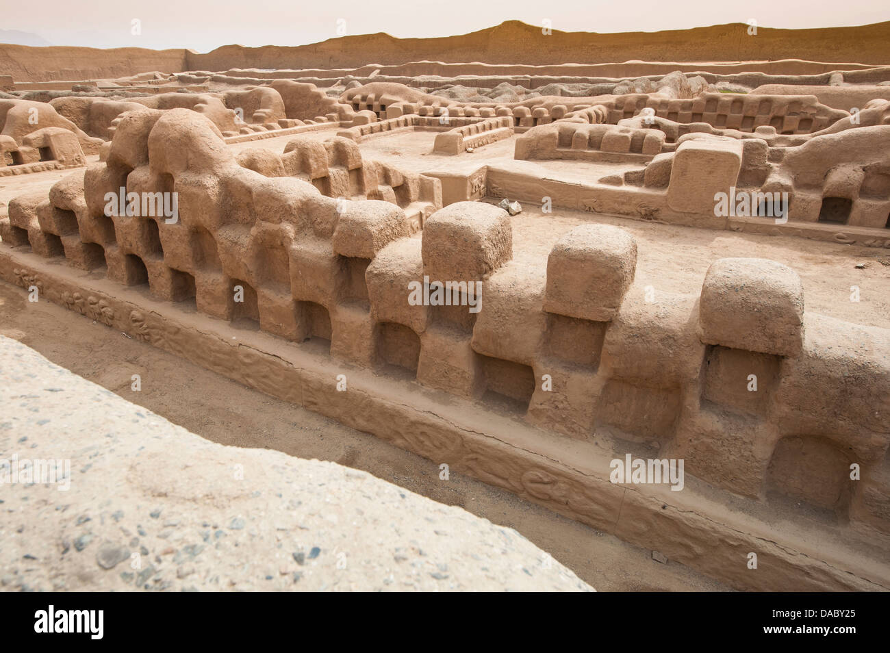 Ruinen von Chan Chan präkolumbische archäologische Stätte in der Nähe von Trujillo, Peru, Südamerika Stockfoto