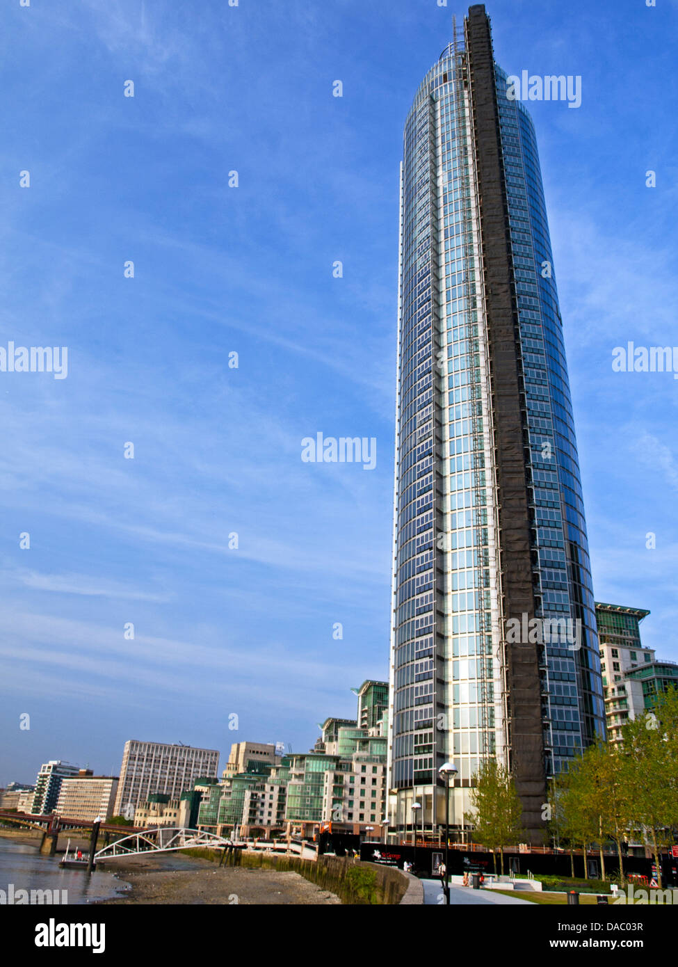 Blick auf den Vauxhall-Tower (St George Wharf Tower), der höchsten ausschließlich Wohngebäude im Vereinigten Königreich, zweite höchsten in Europa Stockfoto