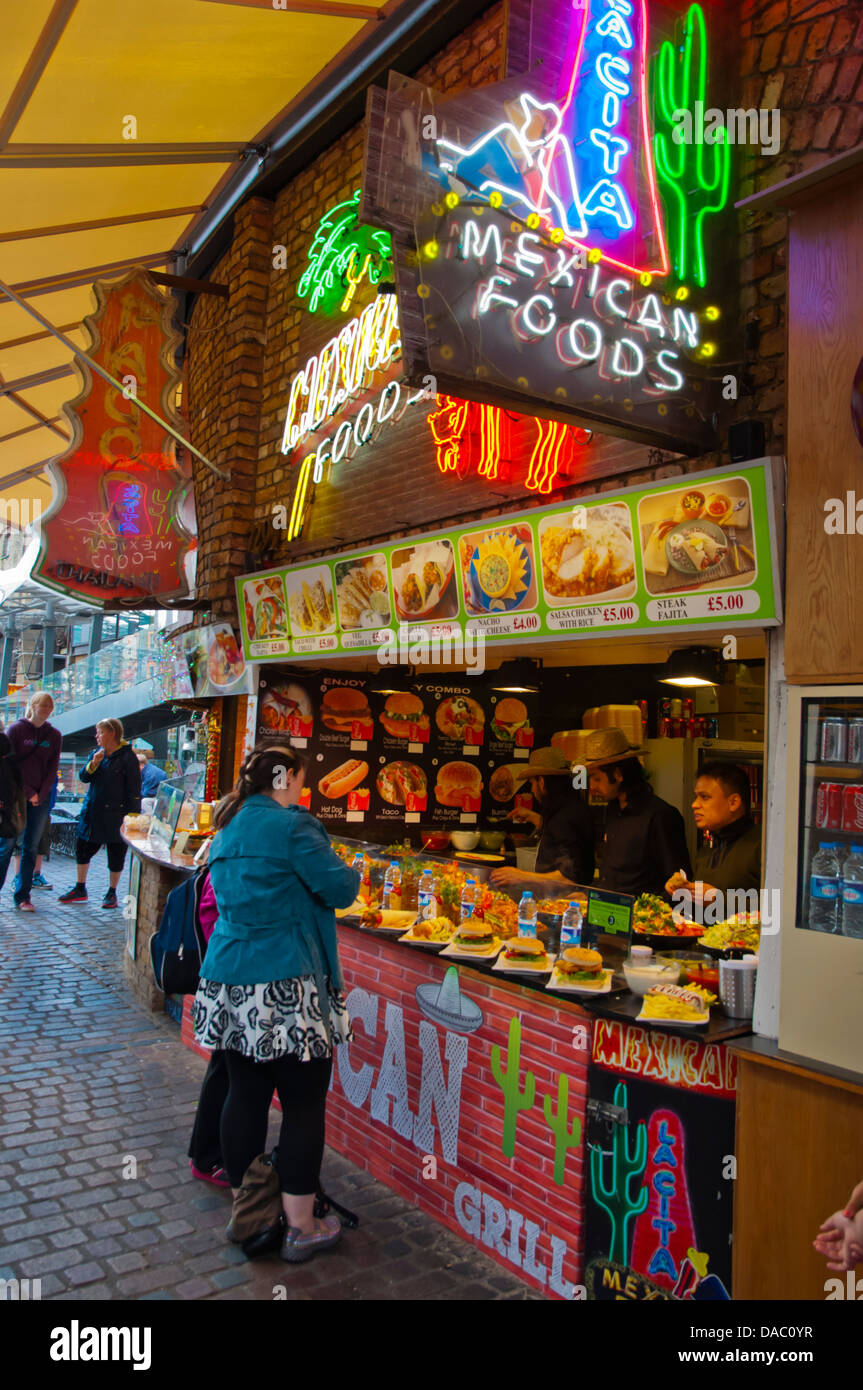 Mexikanisches Essen Stall Stall-Markt im Stadtteil Camden Town London England Großbritannien UK Europe Stockfoto