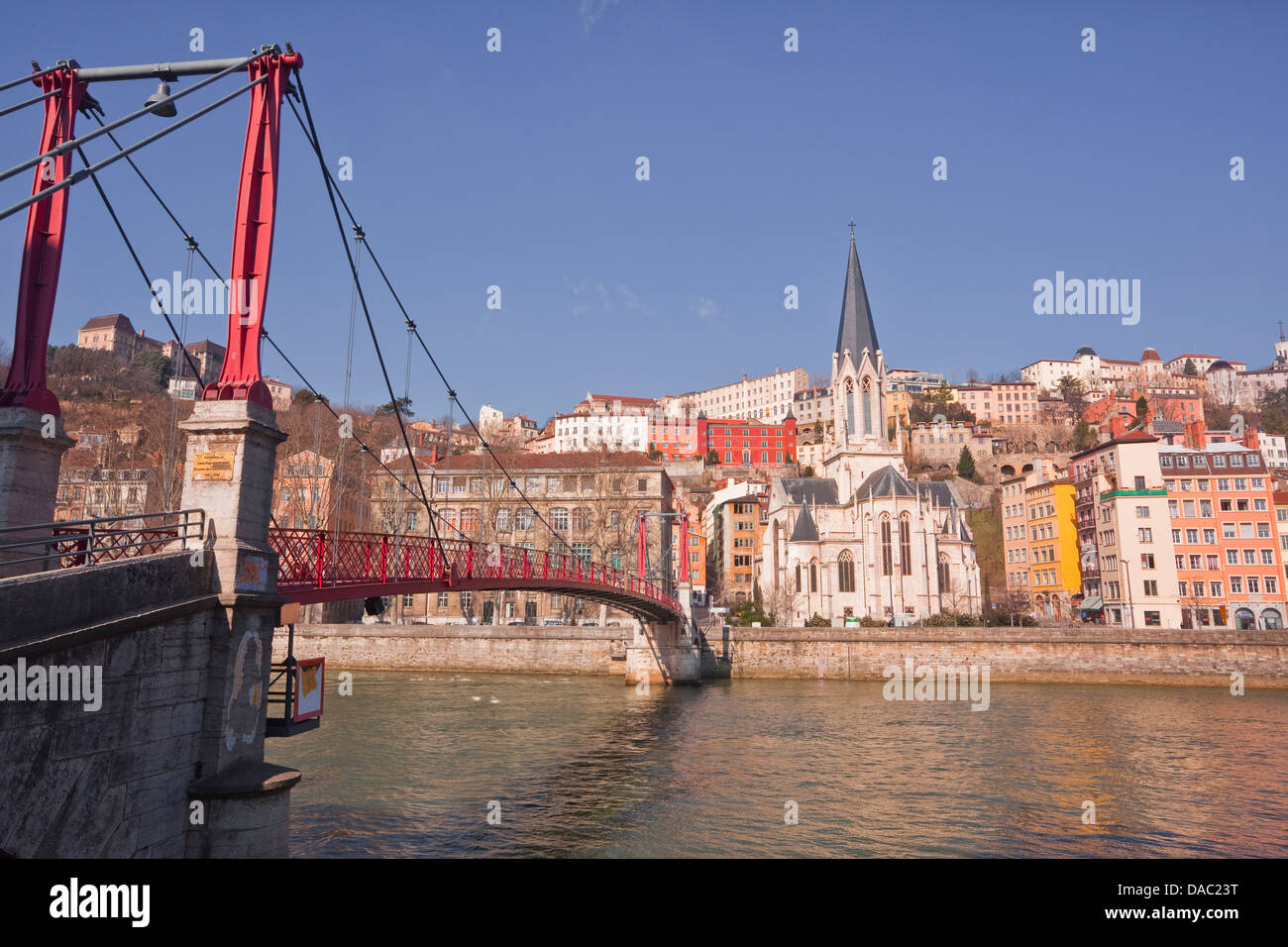 Passerelle Saint-Georges-Brücke, die Altstadt von Lyon und den Fluss Saone, Lyon, Rhone-Alpes, Frankreich, Europa Stockfoto
