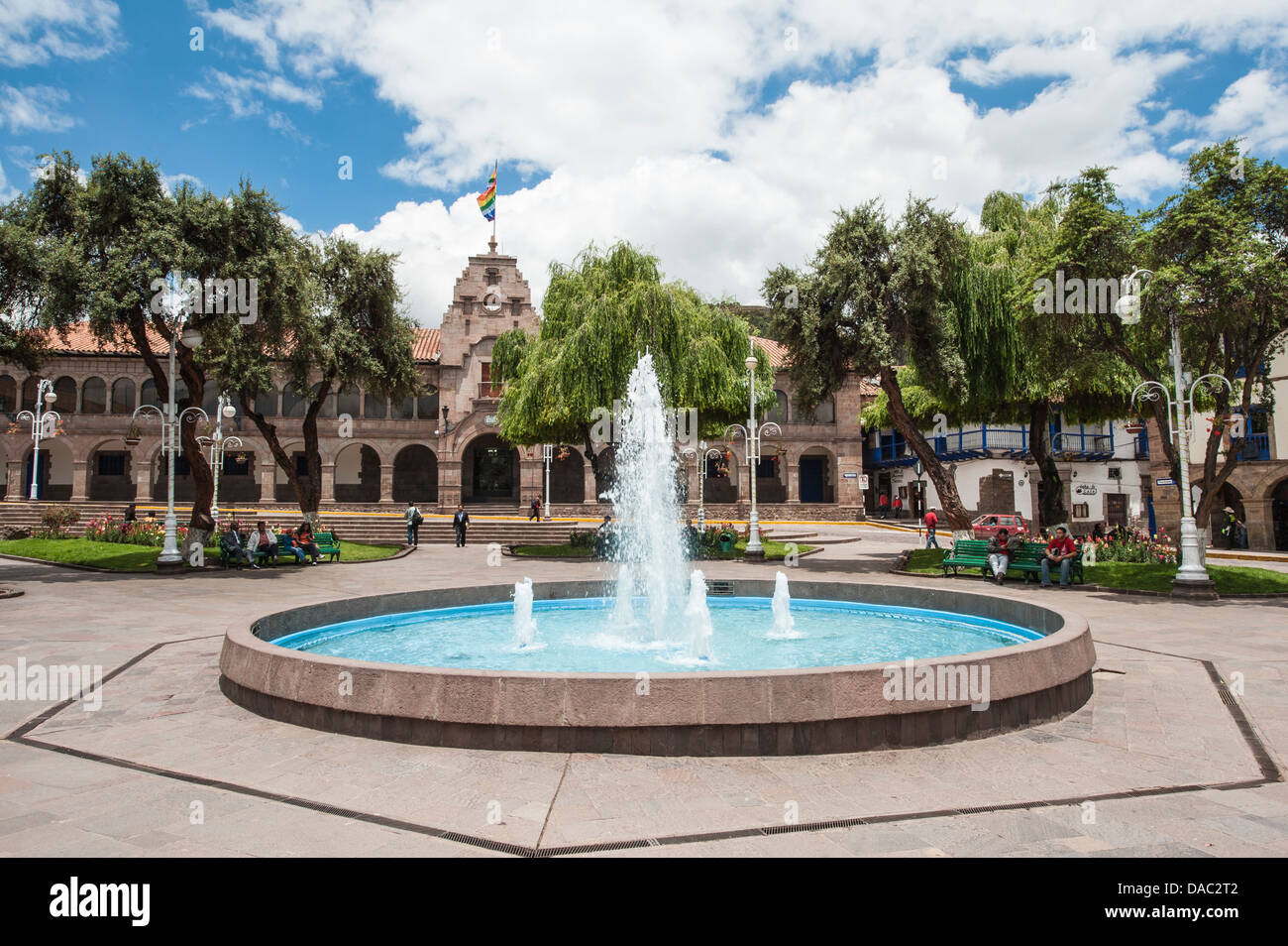 Brunnen im Plaza Regocijo vor dem Museum für zeitgenössische Kunst in Cusco Cuzco, Peru. Stockfoto