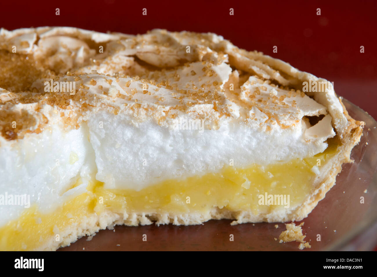 Zitronenbaisertorte scheibe -Fotos und -Bildmaterial in hoher Auflösung ... Zitronenbaisertorte scheibe -Fotos und -Bildmaterial in hoher Auflösung ...