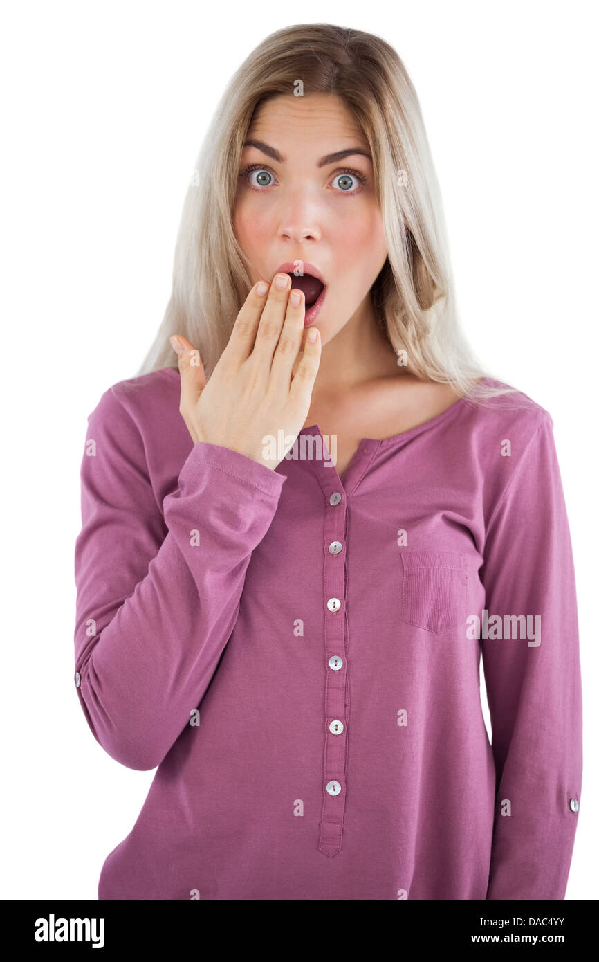 Überrascht Frau mit Hand am Mund Stockfoto