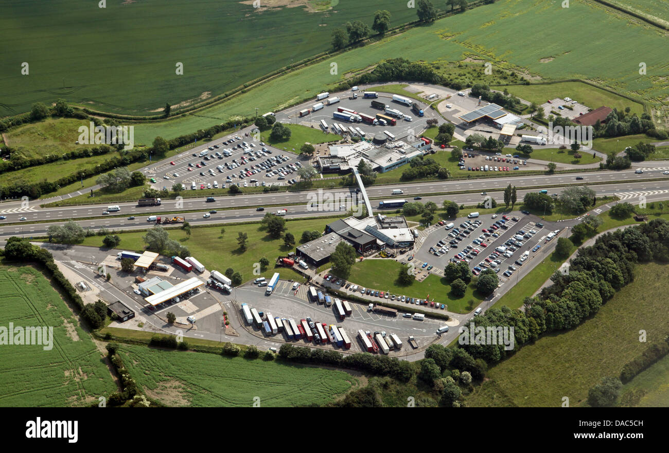 Luftaufnahme von Woodall Dienstleistungen auf der Autobahn M1 Stockfoto