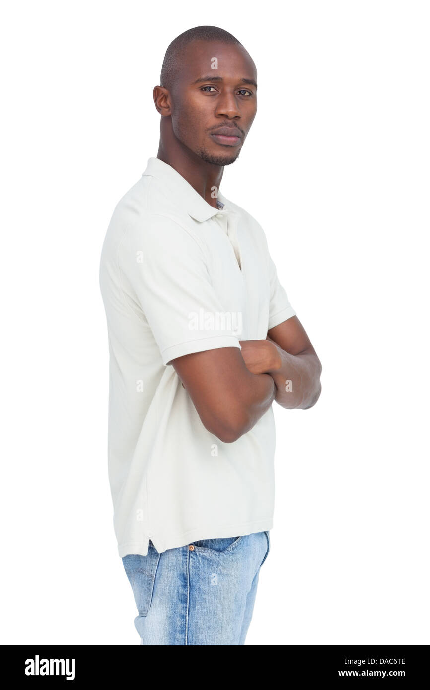 Seitenansicht eines Mannes mit Arme gekreuzt Stockfoto