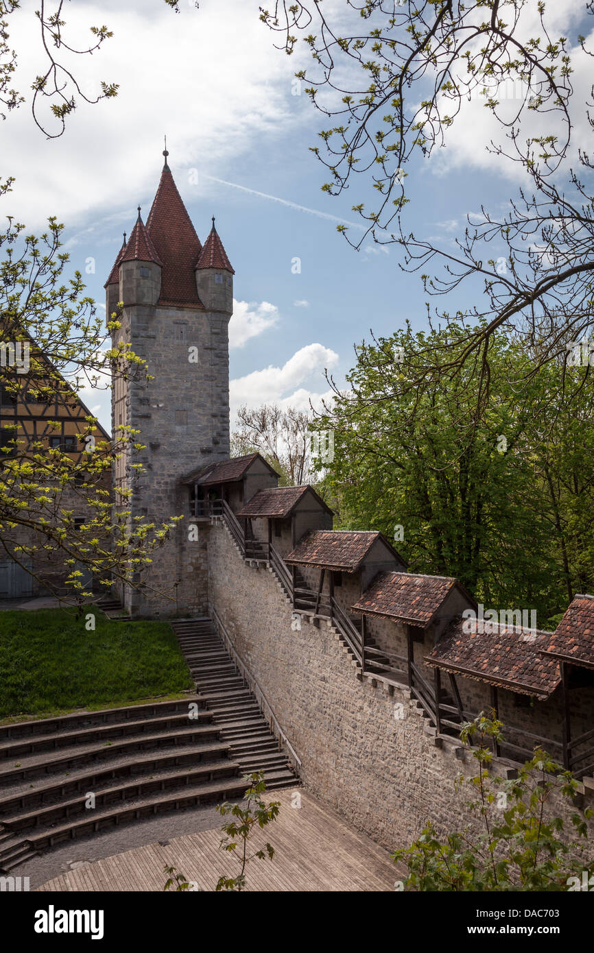 Alte Stadtmauer und Turm, Rothenburg Ob der Tauber, Deutschland, Europa. Stockfoto