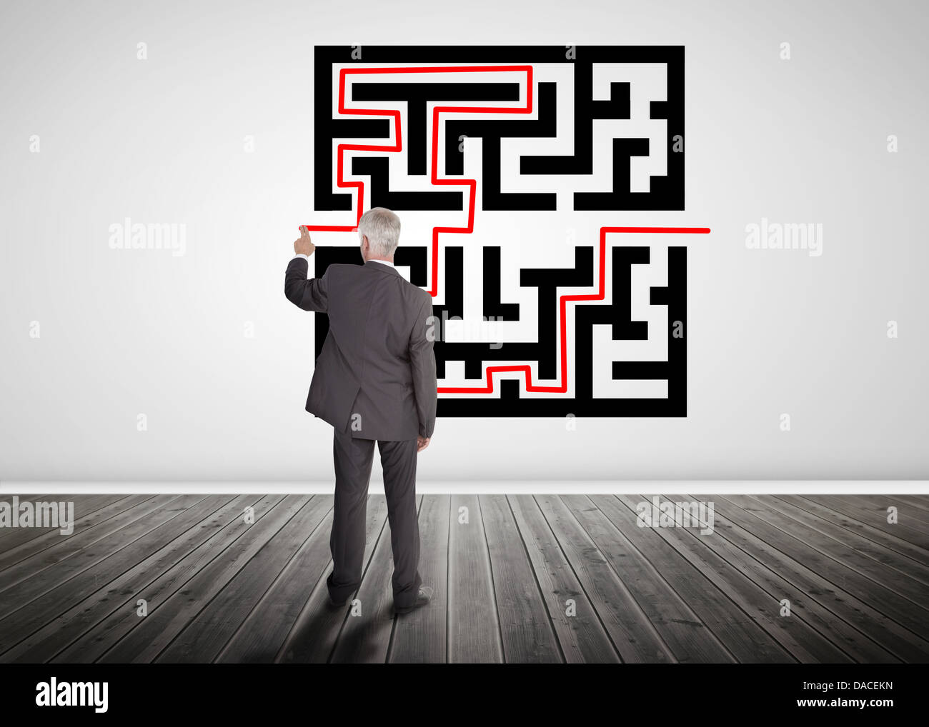 Geschäftsmann zeichnen Linie durch schnelle Response-code Stockfoto