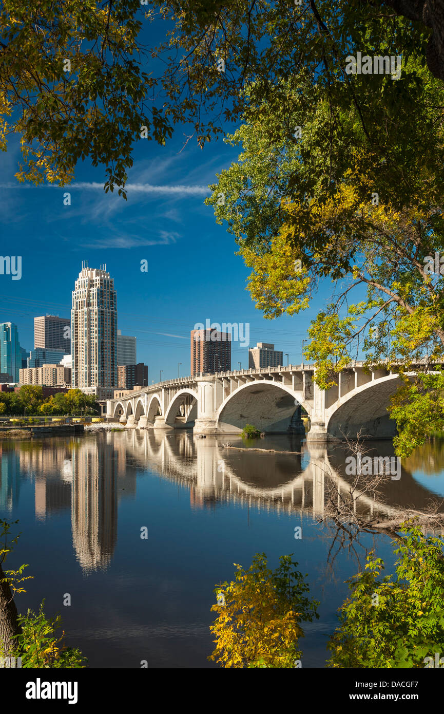 Mississippi River in Minneapolis, Minnesota, Vereinigte Staaten von Amerika Stockfoto