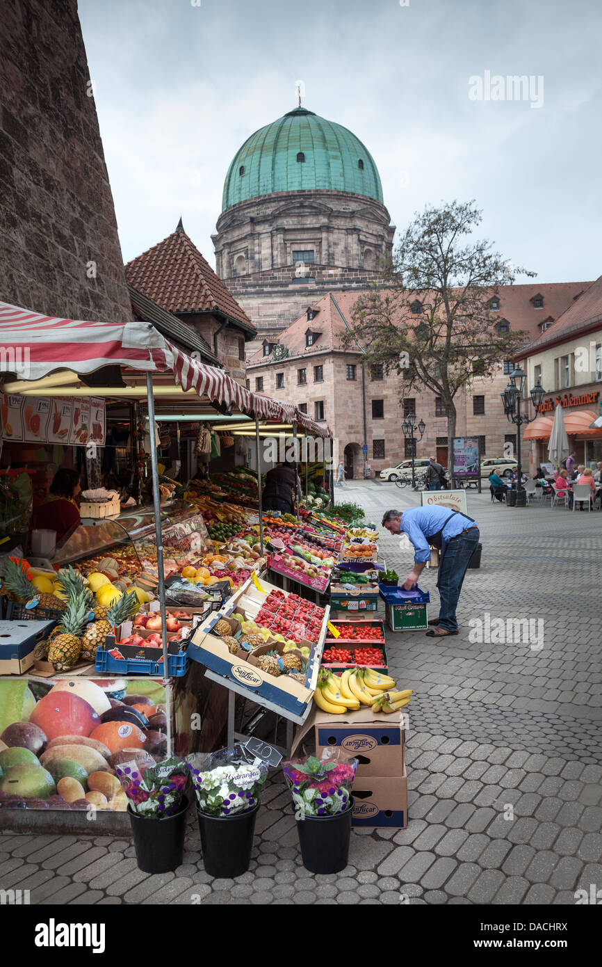 Ludwigsplatz, Obst- und Gemüsemarkt, Nürnberg, Deutschland, Europa. Stockfoto