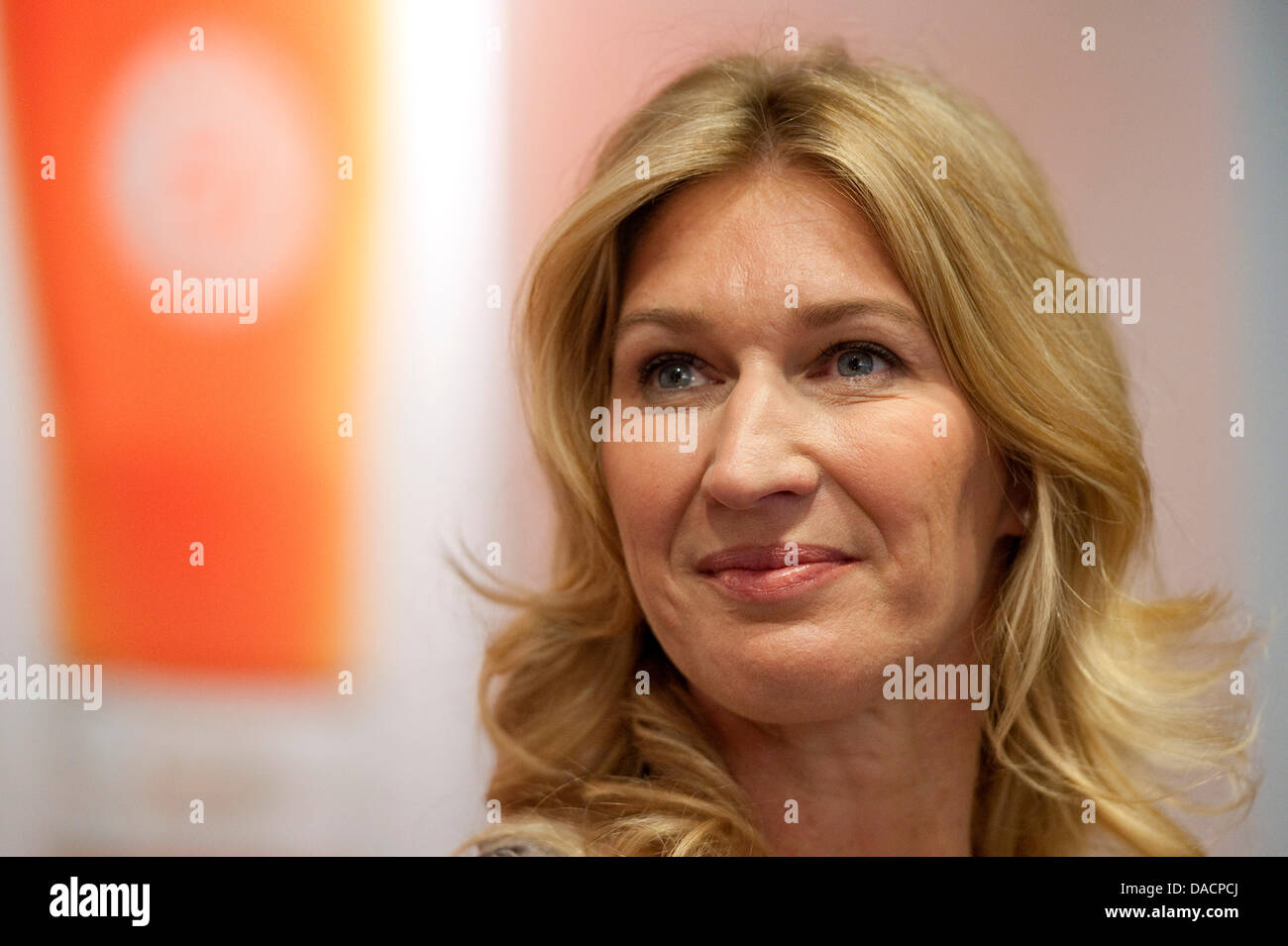 Steffi Graf ist ihre neue Tee-Lounge in der Friedrichstraße in Berlin, Deutschland, 29. September 2011 abgebildet. Graf eröffnete der Shop mit Ad Partner Teeknne. Der ehemalige Tennis-Profis in den USA lebt mit ihren Kindern und Ehemann Andre Agassi. Sie Deutschland nicht sehr oft besuchen. Foto: Robert Schlesinger Stockfoto