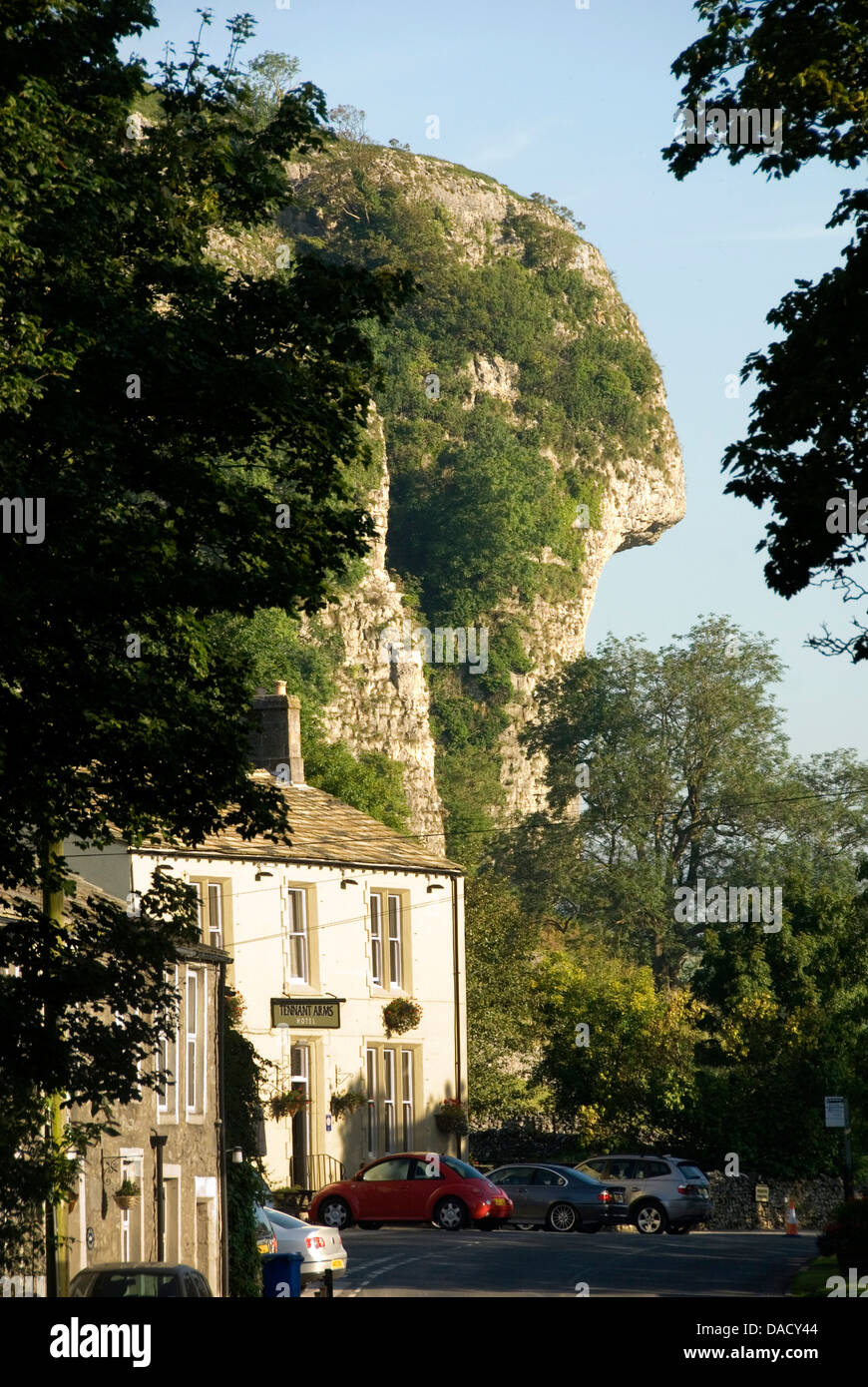 Kilnsey Crag, Wharfedale, Yorkshire Dales, Yorkshire, England, Vereinigtes Königreich, Europa Stockfoto