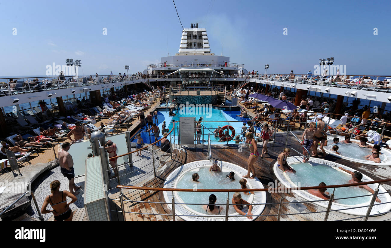 Tui Kreuzfahrt Stockfotos Tui Kreuzfahrt Bilder Alamy