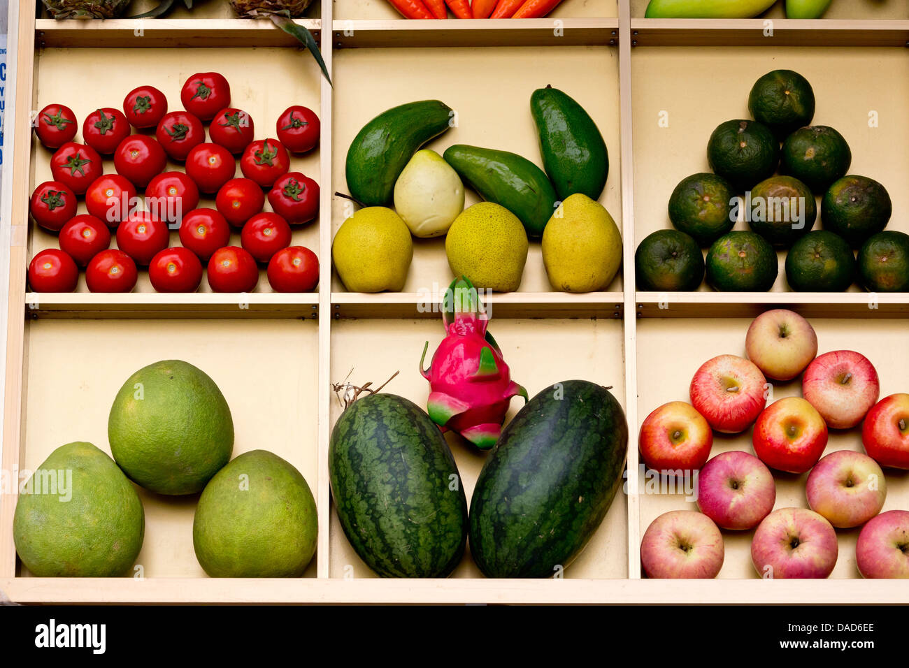 Obst-Anzeige in Hanoi, Vietnam Stockfoto