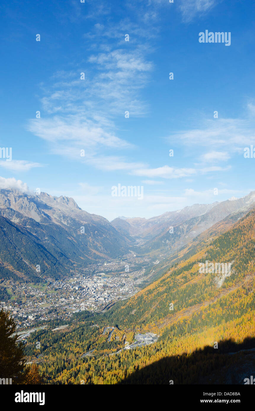 Herbstfärbung im Tal von Chamonix, Chamonix, Haute-Savoie, Französische Alpen, Frankreich Stockfoto