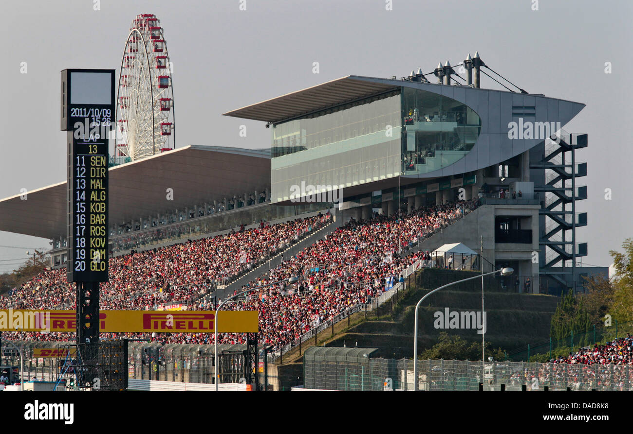 Blick Auf Die Voll Besetzte Haupttribüne Studienabschnitte des F-1-Rennens Zum Großen Preis von Japan bin 09.10.2011 in Suzuka. Foto: Jan Woitas Stockfoto