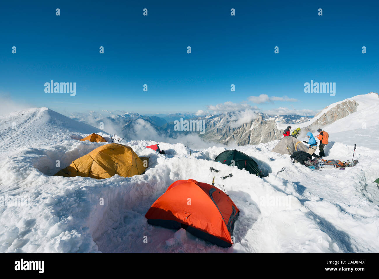 Zelten im Tal von Chamonix, Rhône-Alpen, Mont Blanc, Haute-Savoie, Französische Alpen, Frankreich, Europa Stockfoto