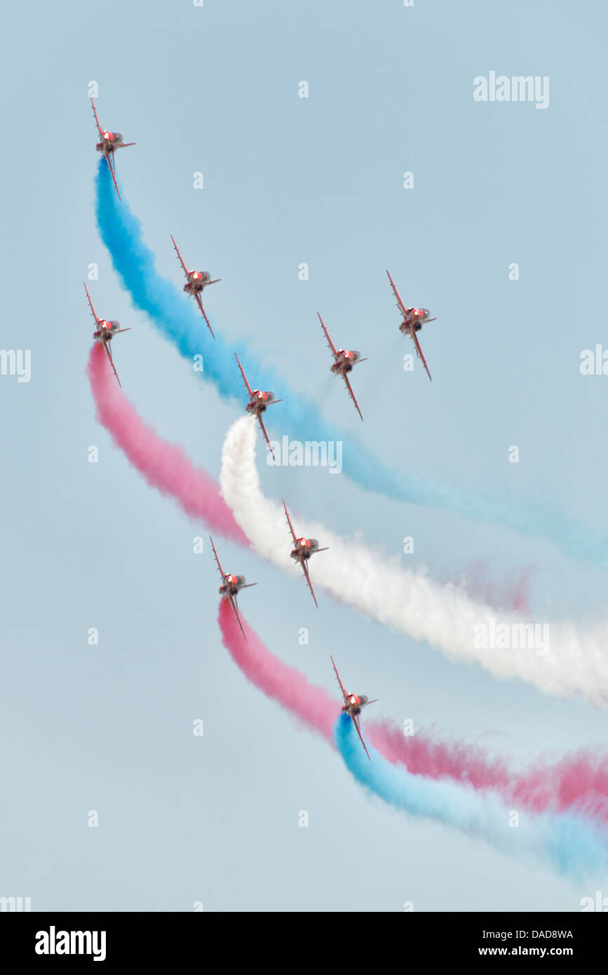 British Royal Air Force rote Pfeile militärischen Kunstflug zeigen Team Fliege ihre Hawk-Jets in Concorde Formation in 2013 Watte Stockfoto