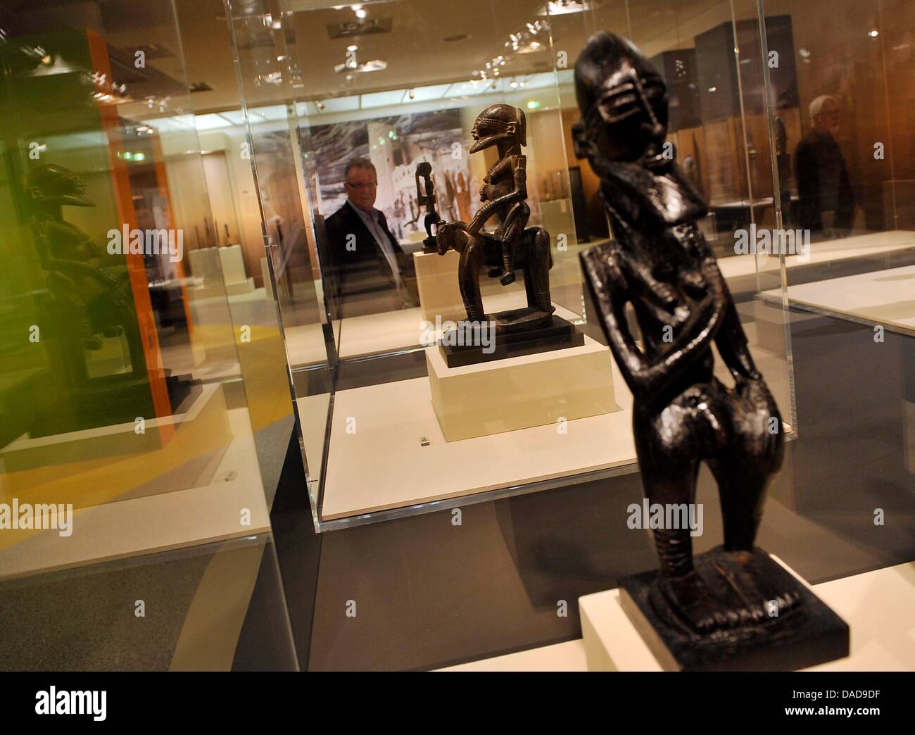 Sculptures sculpture bonn Fotos und Bildmaterial in hoher Auflösung