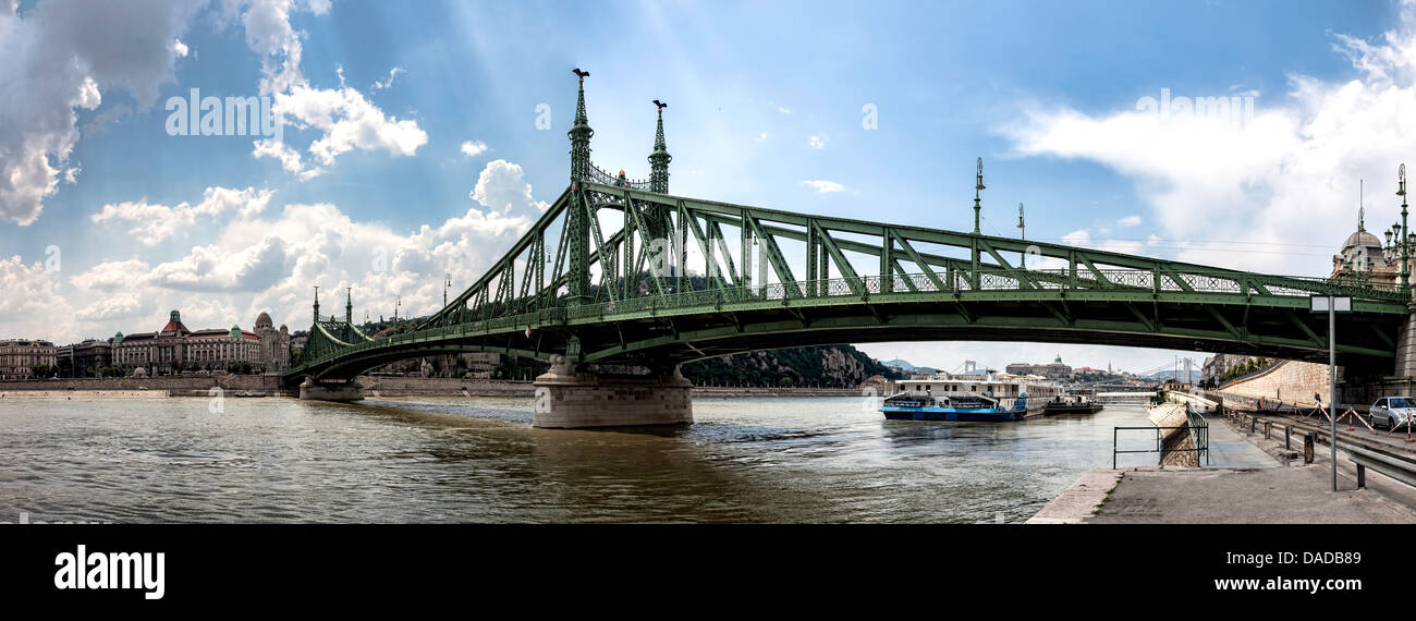 Freiheitsbrücke in alten Budapest Ungarn Stockfoto