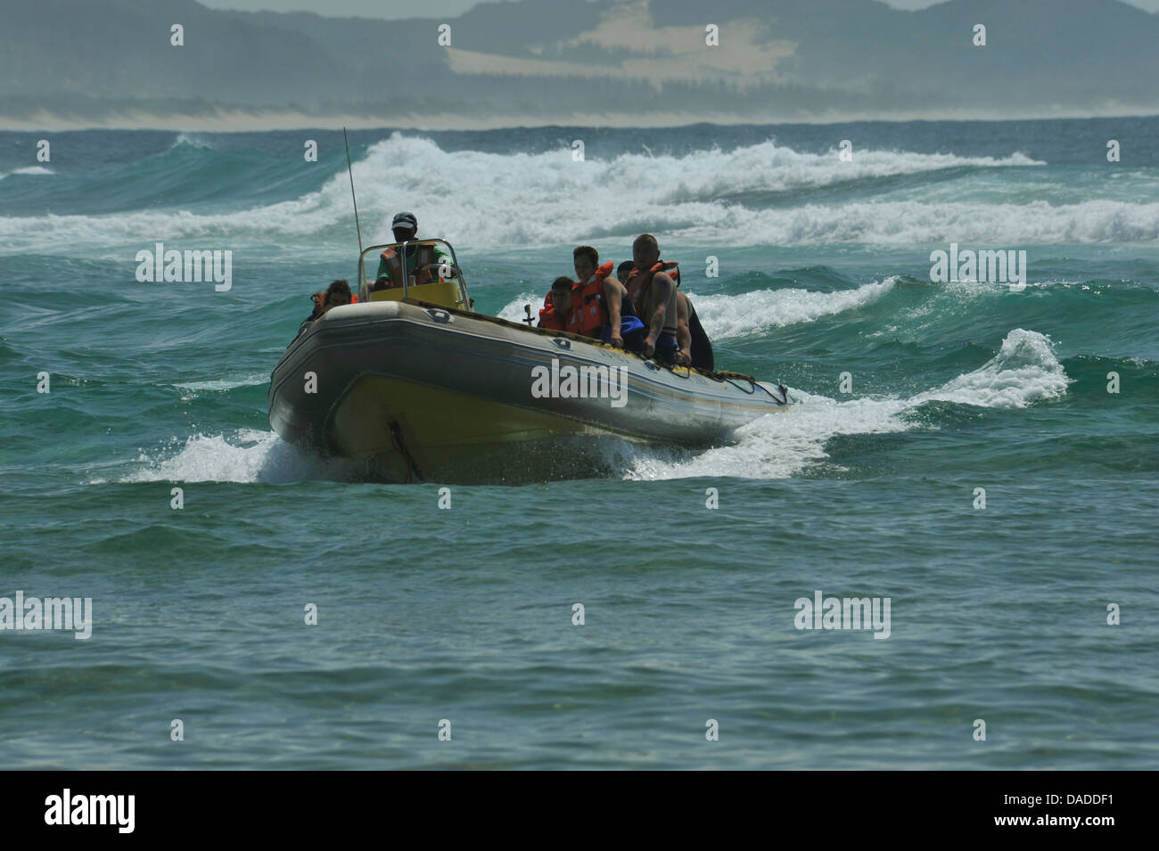 Sporttauchen Rippe wieder ans Ufer mit Tauchgruppe Sodwana Bay KwaZulu-Natal South Africa Destinationen reisen Meer Stockfoto