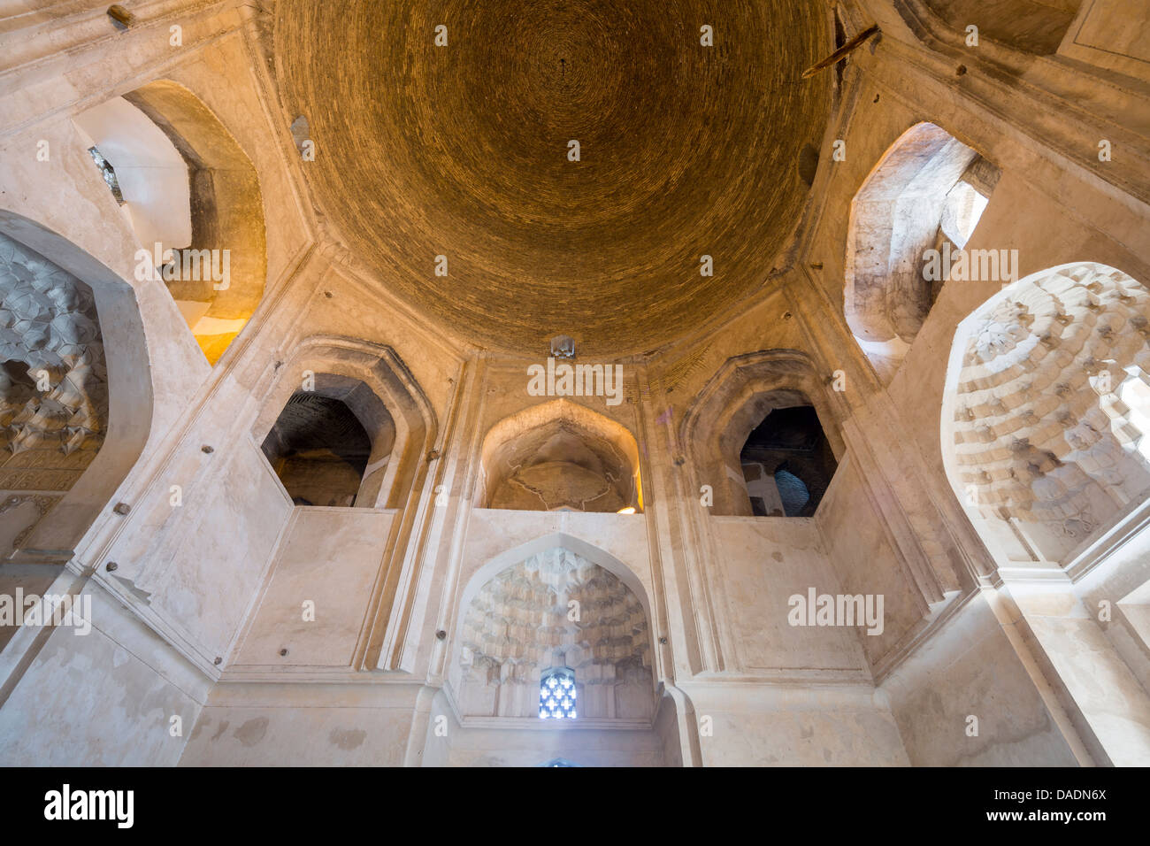 Innere des Mausoleums Haruniya, Tus, Iran Stockfoto
